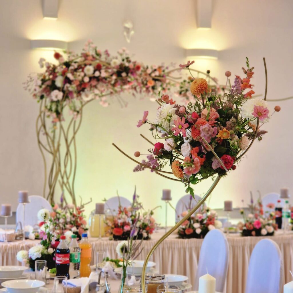 Dekoracje sal weselnych