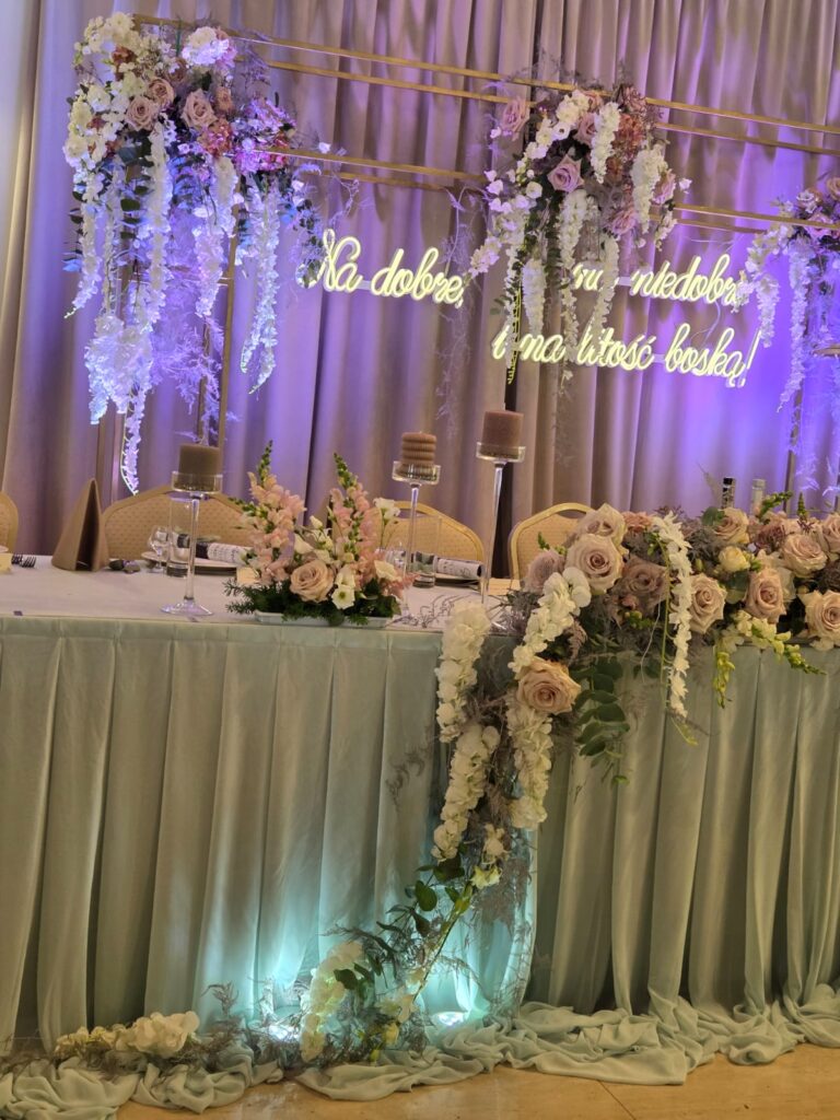 Dekoracje sal weselnych