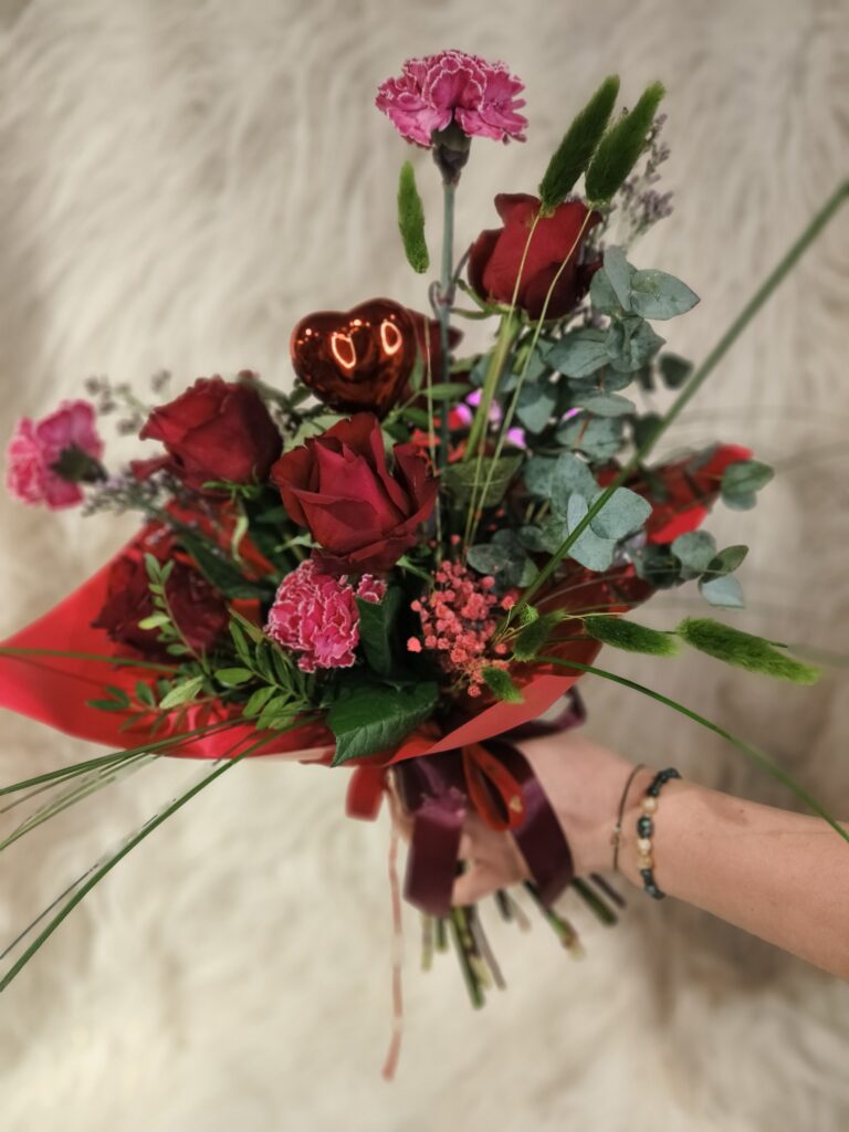 Kameralny czerwono-różowy bukiet z kwiatomatu Florystyka Maja Skierniewice